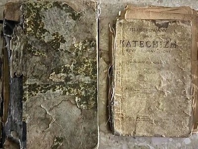На кордоні з Польщею виявили дві старовинні книги