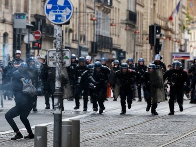 Протести школярів у Франції: майже 80 освітян постраждали, понад 20 шкіл розгромлені