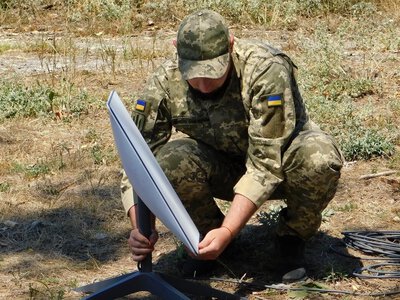 Україна працює над супутниковою системою, подібною до Starlink, — Зеленський