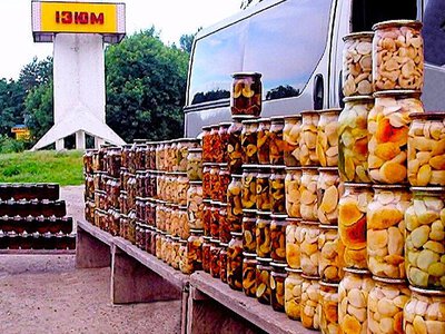 В Изюме на местных рынках грибное разнообразие — Цены удивляют