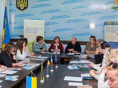 У Рахові обговорили розвиток екотуризму та збереження природи Карпатського біосферного заповідника