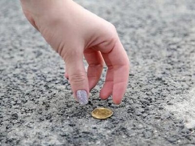 Знайшли монету на дорозі? Чому народні прикмети суворо забороняють піднімати гроші на перехресті