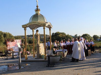 У Товстолузі на Тернопільщині митрополит Теодор Мартинюк освятив фігуру Святого Юди Тадея