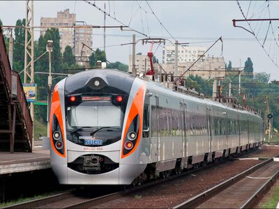 У Києві запустили 18 додаткових рейсів електрички між берегами