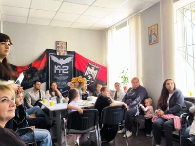 В Охтирці діти виголовляли вітальні листівки для Захисників України