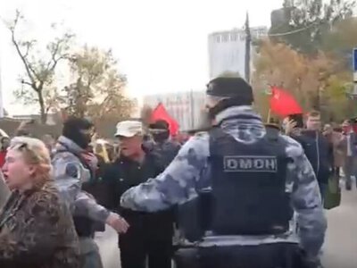 У москві під час мітингу КПРФ затримали близько 60 людей: учасники скандували Геть царя
