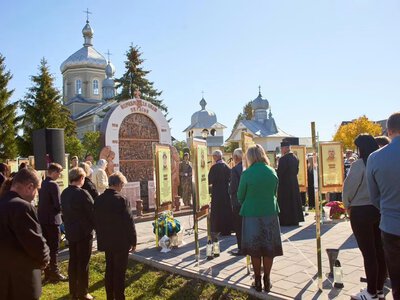 У Чернієві відкрили меморіальний комплекс на честь полеглих захисників
