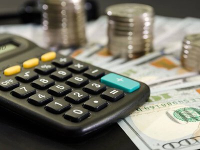  Українці багато років працюють за кордоном: чи зарахують цей стаж у пенсію 