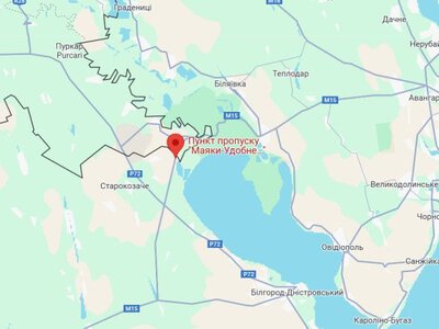 На кордоні між Україною і Молдовою внаслідок обстрілу пошкоджено автобус