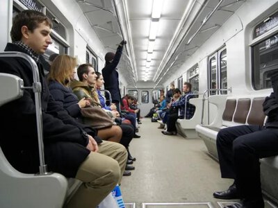 Київ повертає рух метро між берегами під час тривоги: є важлива умова