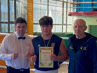 Спортсмен із Тлумача Павло Круховський виборов «золото» на обласній першості з боксу