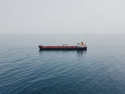 Експорт нафти з Перської затоки перевищив довоєнний рівень попри атаки в Ормузькій протоці