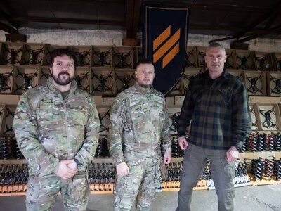 Віталій Кличко з'їздив до бійців Третього корпусу на Харківський напрямок і передав 5800 БпЛА