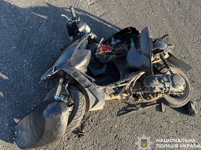 На Одещині 13-річний хлопець на мопеді зіткнувся з автомобілем