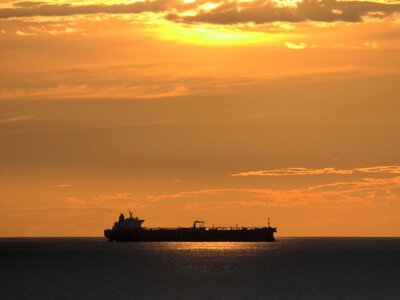 Попри атаки на судна: експорт нафти із Близького Сходу перевищив довоєнний рівень