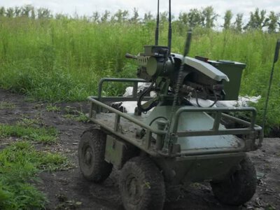 Повітряні сили заявили про збиття реактивних дронів за допомогою турелей із ШІ