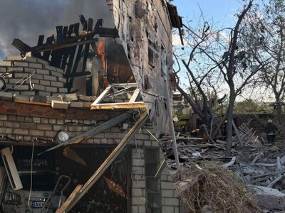 Росія вдарила трьома КАБами по Харкову: горять склади, пошкоджені житлові будинки