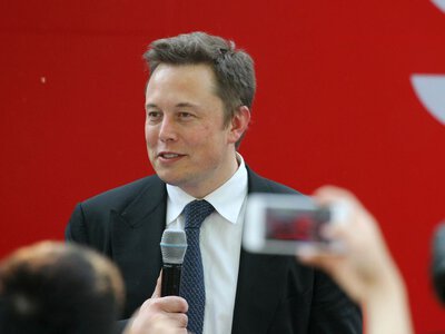 Ілон Маск знову змінить назву SpaceXAI: як тепер називатиметься компанія і до чого тут Трамп