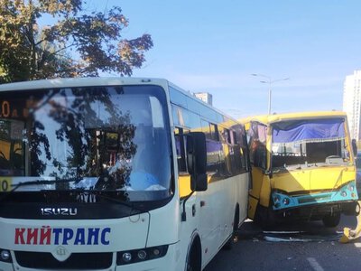 ДТП з маршрутками у Києві: є постраждалі