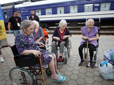 Понад 100 евакуйованих людей отримали медсестринський догляд після виїзду з прифронтових територій