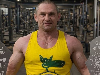 Полтавець Олександр Сохань встановив світовий рекорд у віджиманні на брусах із додатковою вагою