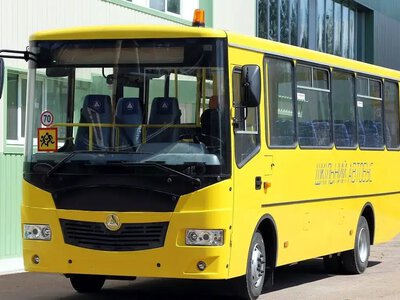 У Березнівській громаді тимчасово призупинять підвезення учнів автобусами