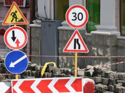 У Чернівцях на частині вулиці Чорноморської перекрили рух до листопада