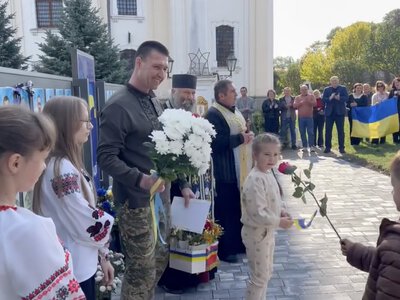 З полону — додому: у Городенці Роман Заліщук зняв свою світлину з Алеї Віри та Надії