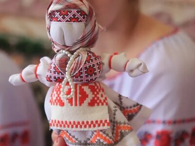 Фольклористи, етнографи та народні майстри Рівненщини можуть отримати премію Ганни Леончук