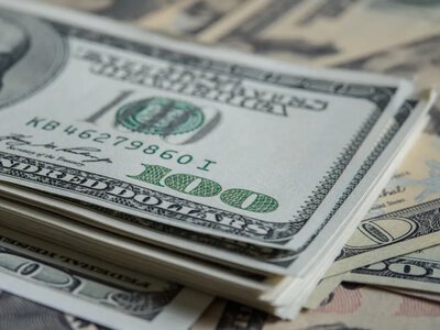 Долар знову побив історичний максимум: який курс встановив НБУ на 6 жовтня 