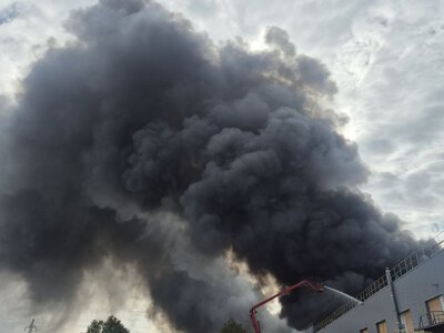 Росіяни обстрілом зруйнували фармзавод “Кусум” у Сумах, загинув працівник