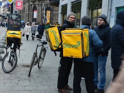 Солдатам РФ вдалося три місяці виконувати підривні завдання в Києві, працюючи кур’єрами: деталі розслідування (відео)