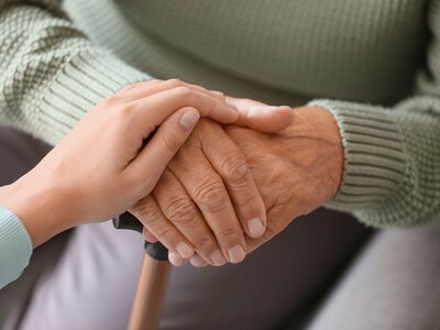 Майно за піклування: як працює договір довічного утримання й кому він вигідний