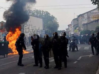 Підпали шкіл і тисячі затриманих: Протести учнів сколихнули Францію