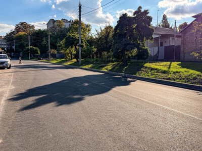 На Замковому узвозі в Черкасах уклали нижній шар дорожнього покриття