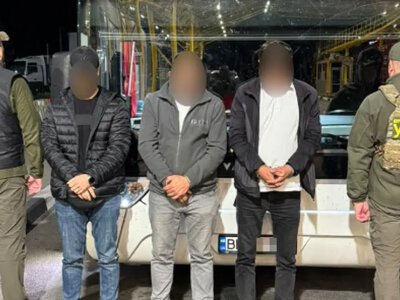 Хотіли «домовитися» з прикордонником: на «Ягодині» затримали двох водіїв автобуса