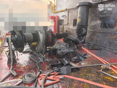 Загинув моряк, ще семеро поранені: Росія вдарила по судну з ріпаковою олією у Чорному морі