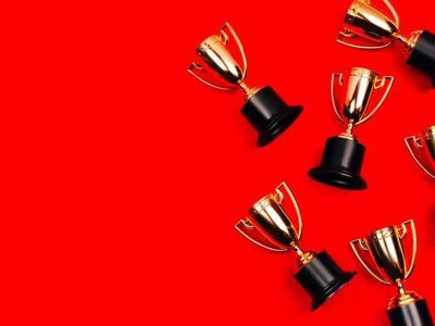 13-річний українець тричі за день оновив світовий рекорд зі стрибків із жердиною