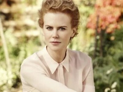 Ніколь Кідман у стильному образі від Chanel відвідала Тиждень моди в Парижі