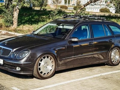 У Києві зафіксували потужний німецький універсал, прихований під виглядом звичайного авто (фото)