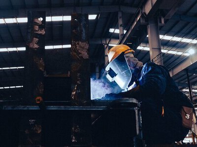 Чому Україні потрібні нові спільні стандарти для робітничих професій