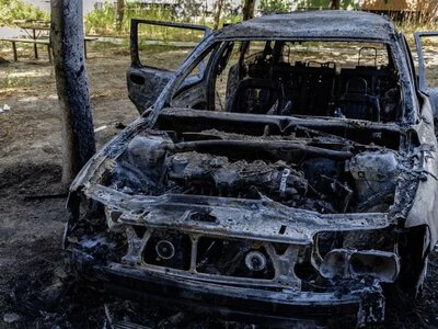 Двоє мешканців Херсона поранені через атаку дрона на автівку