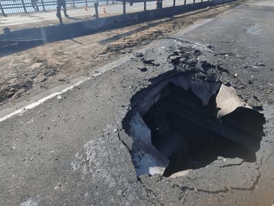 У Києві відновили пошкоджену ділянку Північного мосту після атаки рф. Також полагодили тепломагістраль