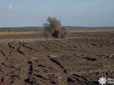 Під час проведення сільгоспробіт у полі на Сумщині підірвався трактор + Відео