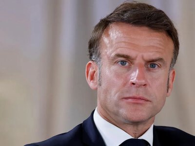 Макрон скликав екстрену нараду через протести ліцеїстів