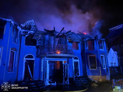 Пожежа у Королеві ледь не перекинулася на чотири житлові будинки