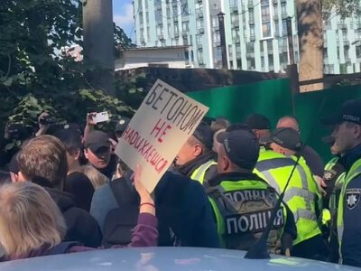 У Києві затримано двох учасників протесту на Теремках, троє осіб залишаються недосяжними для зв’язку