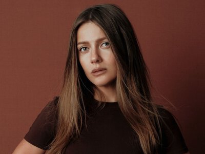 Вже не хочу відкладати на потім свої відчуття, – інтервʼю з KOLA про дебют у кіно, мрії та життя тут і зараз