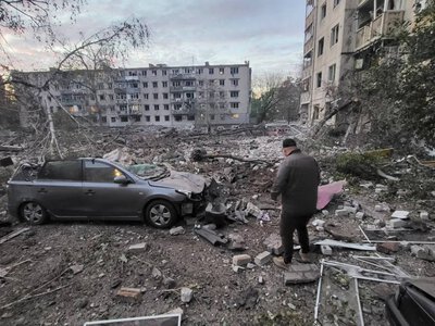 Окупанти вдарили по багатоквартирних будинках у Кременчуці