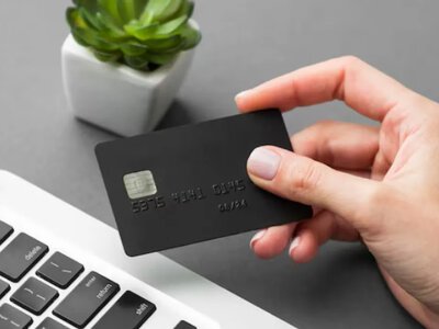 Термін дії картки ПриватБанку закінчується: як продовжити роботу рахунку та перевипустити пластик 